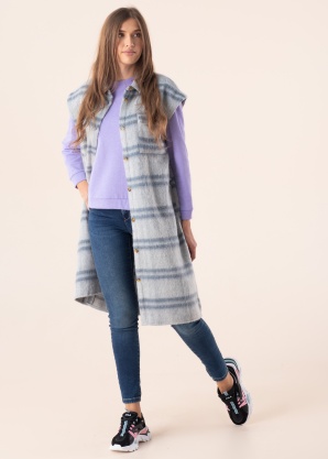 Noisy May vest Lulla