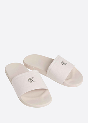 Calvin Klein basseiniplätud