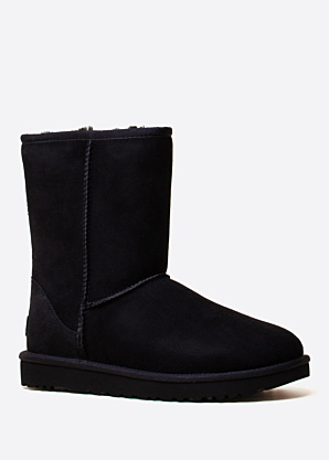 UGG poolsaapad