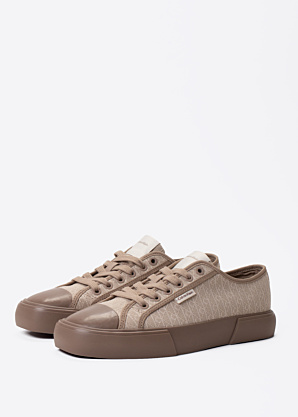 Calvin Klein tennised