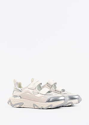 Karl Lagerfeld vabaajajalatsid Blaze