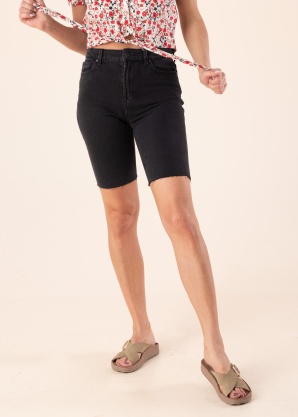 Only lühikesed teksapüksid Emily