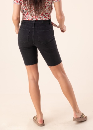 Only lühikesed teksapüksid Emily