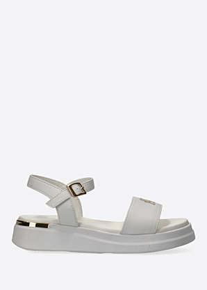 Tommy Hilfiger kingad Kelly