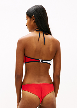Tommy Hilfiger bikiinirinnahoidja